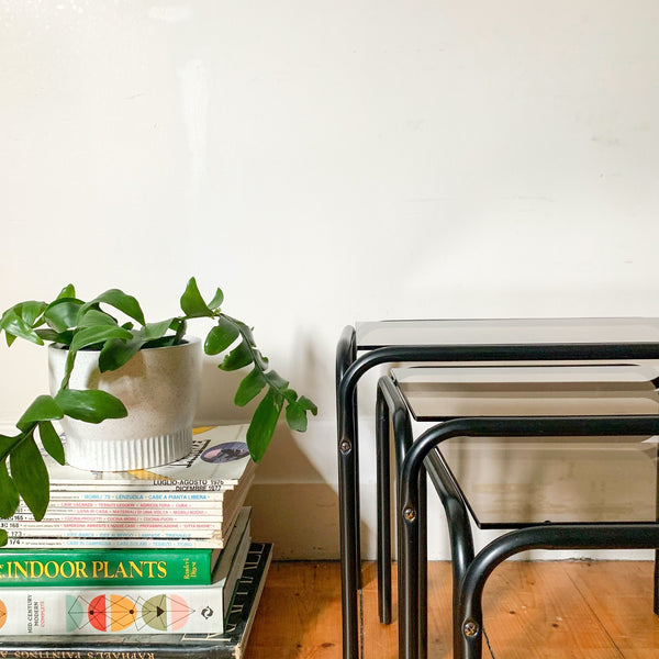 BLACK NESTING SIDE TABLES