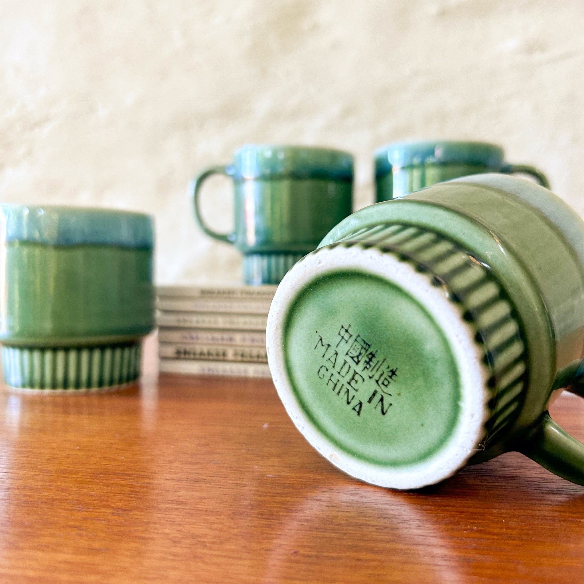 STACKING MUGS