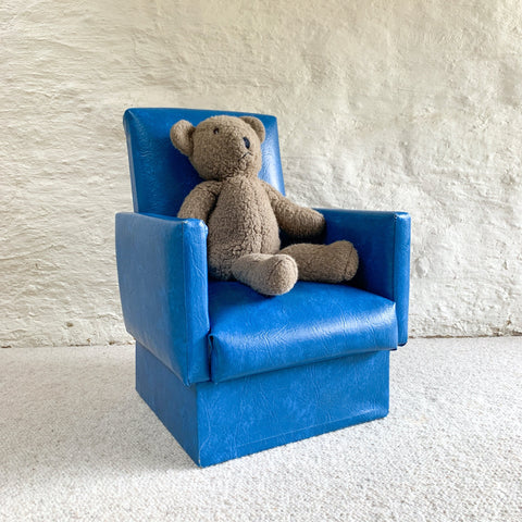 MID CENTURY KIDS ARMCHAIR