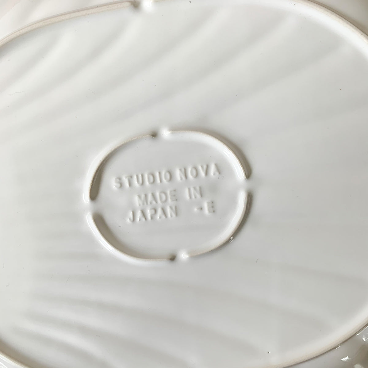 JAPANESE CERAMIC SHELL PLATTER - HEY JUDE WORKSHOP • Vintage furniture & wares.