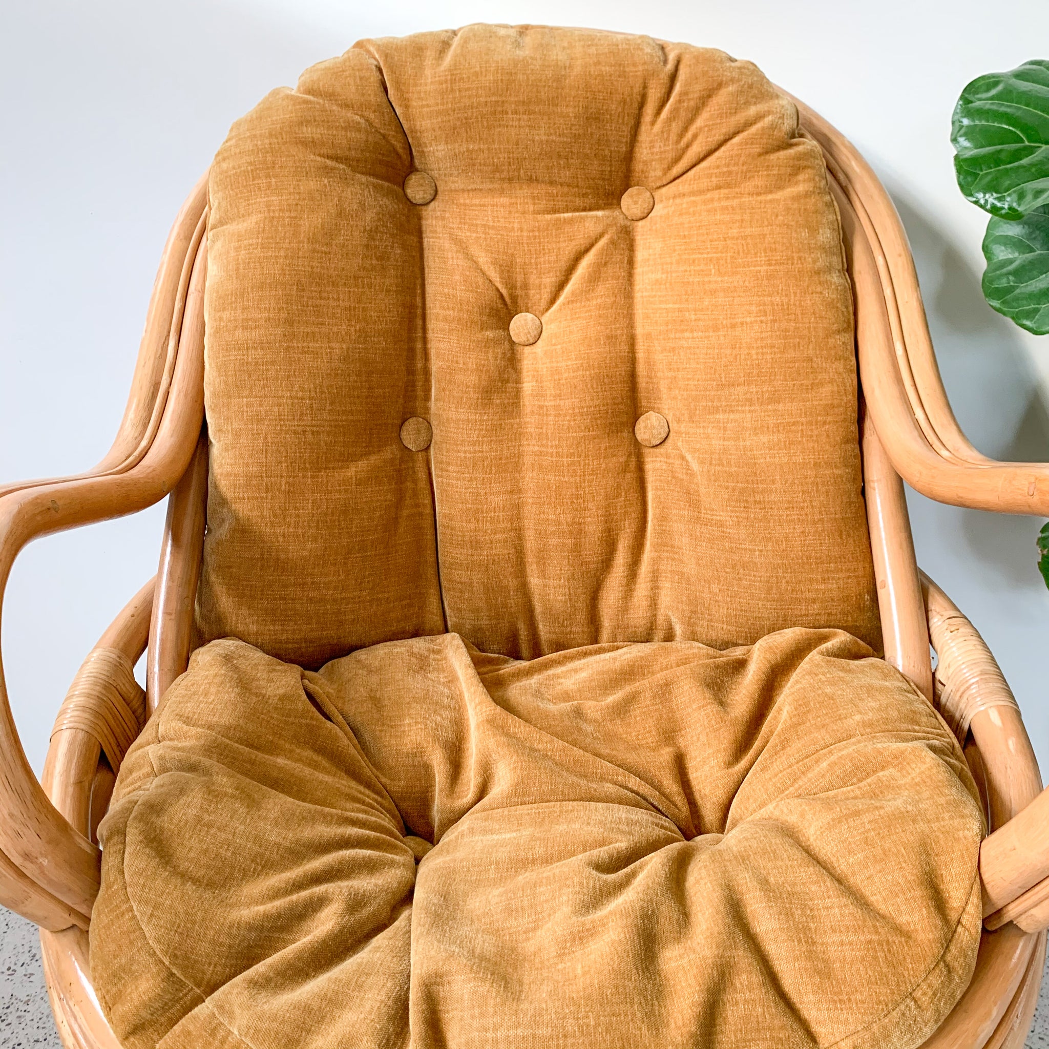 RATTAN SWIVEL CHAIR