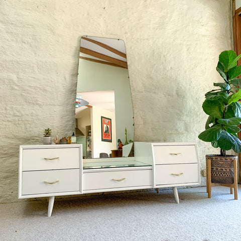 DRESSER WITH MIRROR