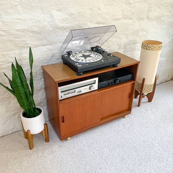 STEREO/TV CABINET