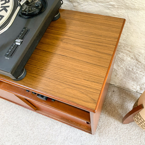 STEREO/TV CABINET