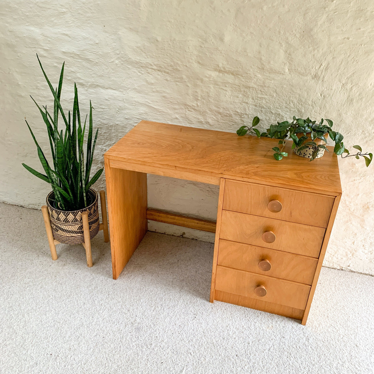 DESK WITH DRAWERS