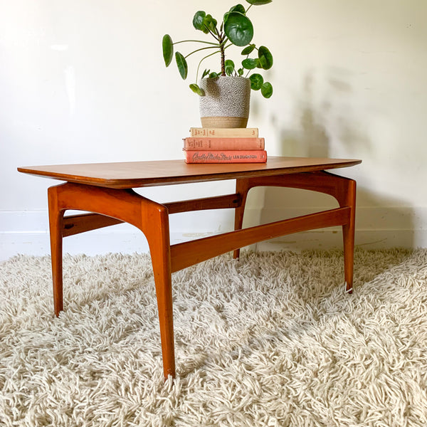 FLOATING COFFEE TABLE