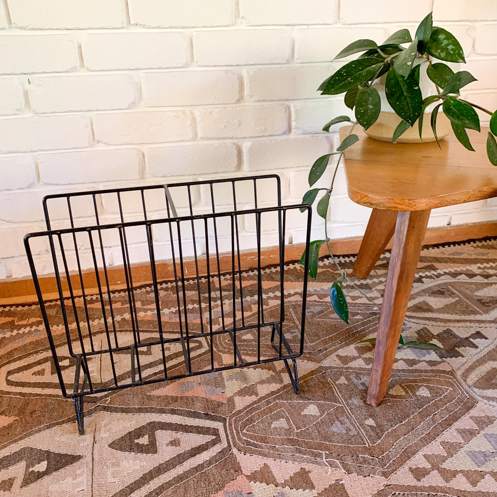 BLACK METAL MAGAZINE RACK