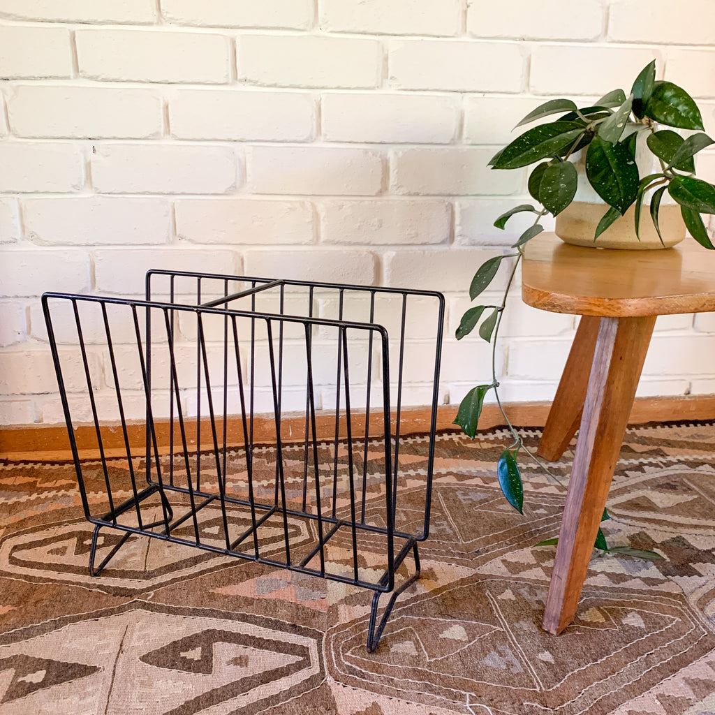 BLACK METAL MAGAZINE RACK