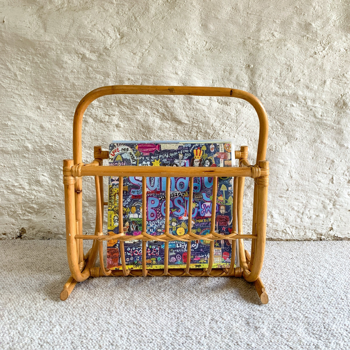 RATTAN MAGAZINE/RECORD RACK