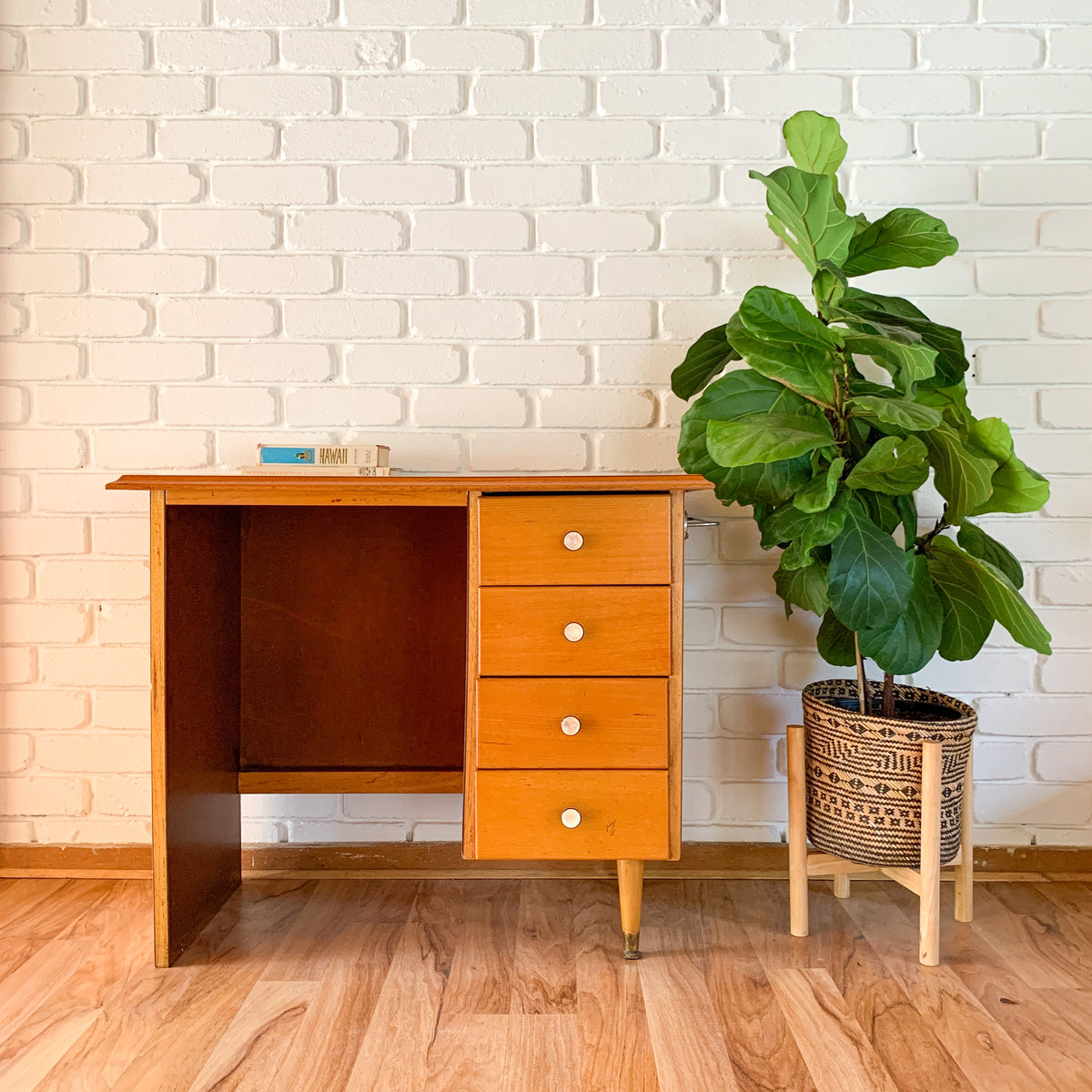 DESK WITH DRAWERS