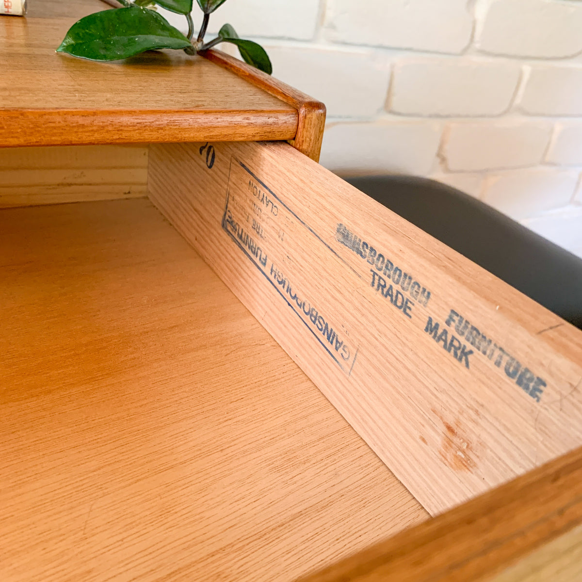 GAINSBOROUGH TELEPHONE TABLE