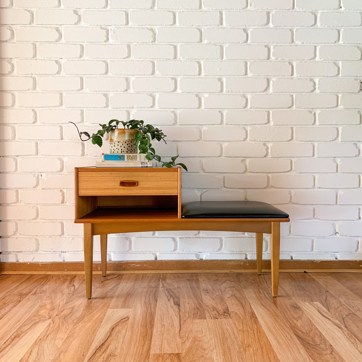 GAINSBOROUGH TELEPHONE TABLE