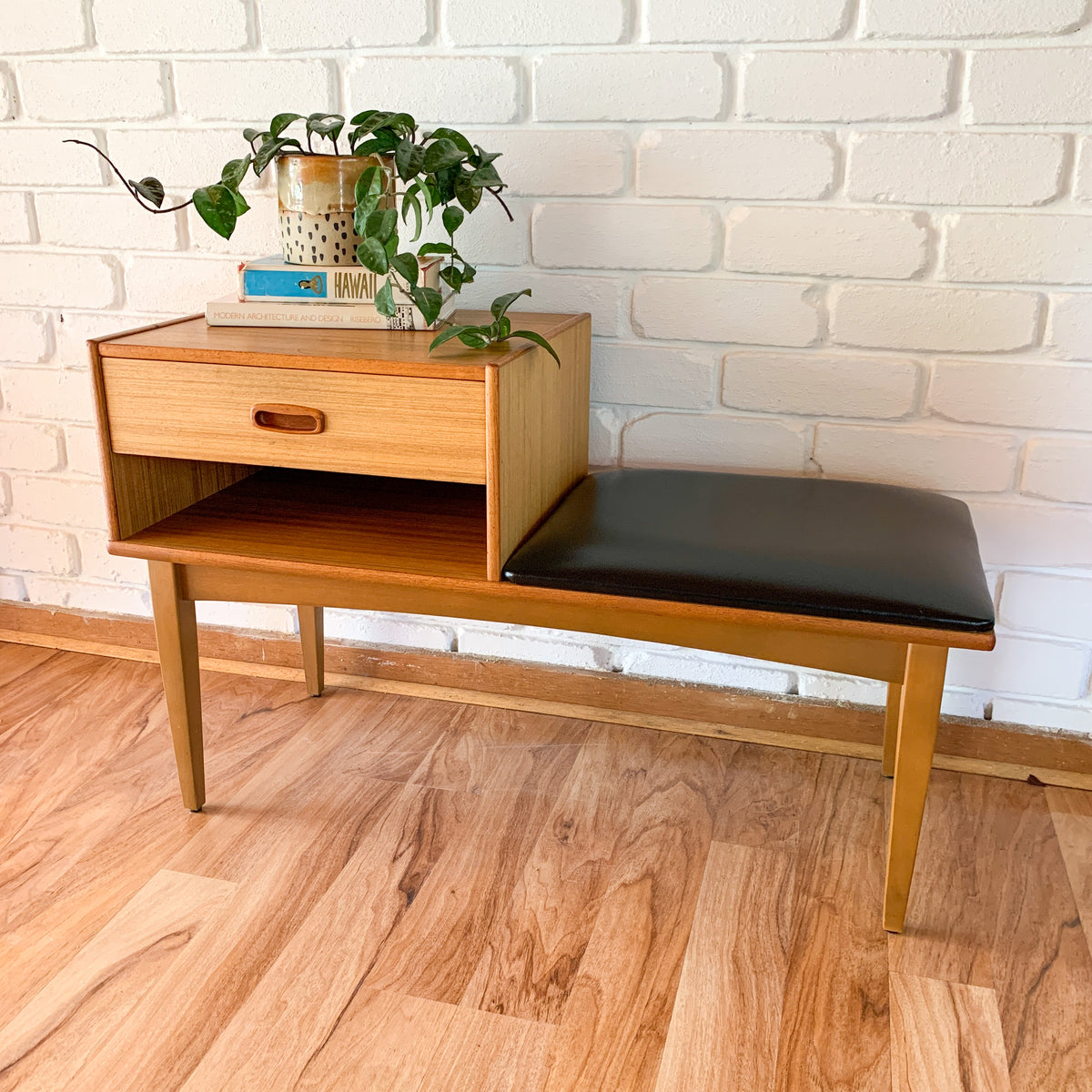 GAINSBOROUGH TELEPHONE TABLE