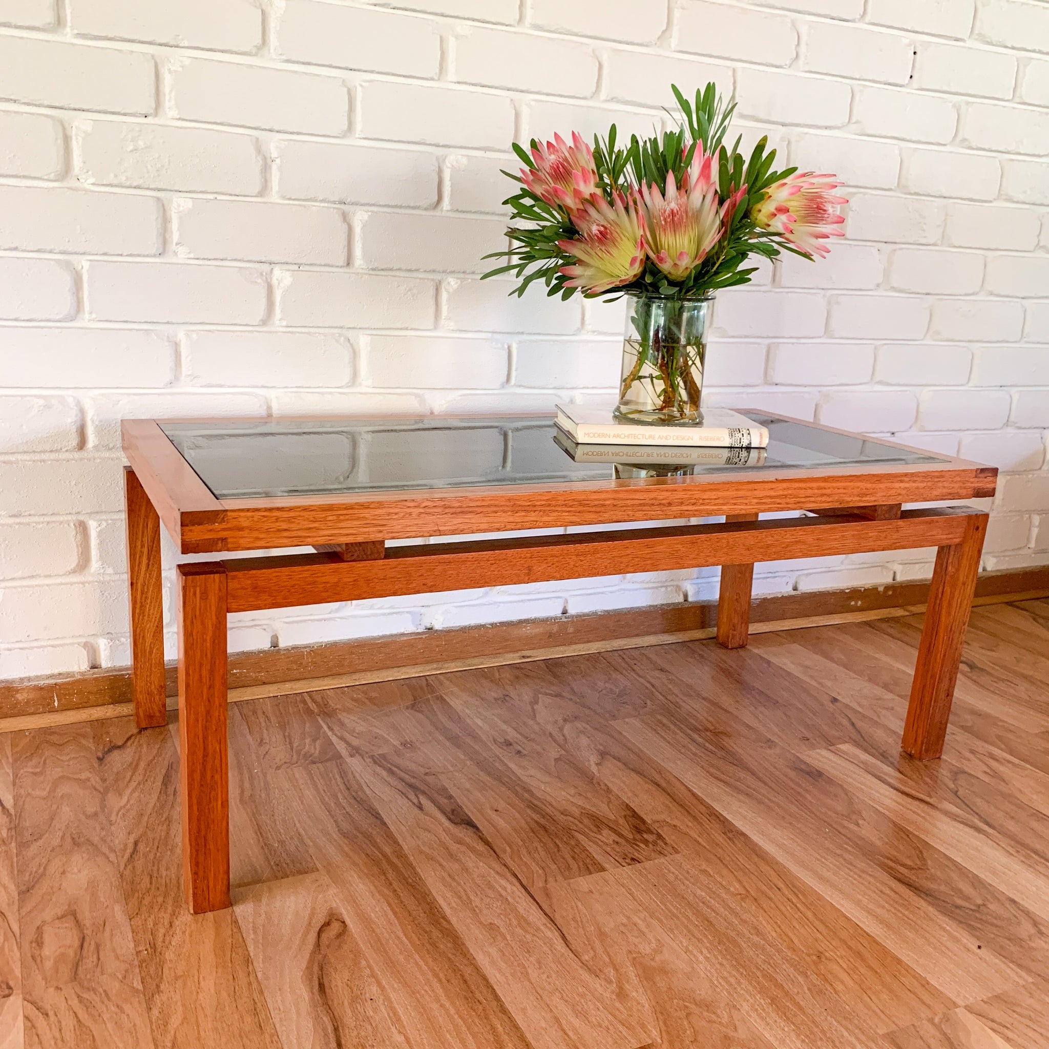 FLOATING COFFEE TABLE