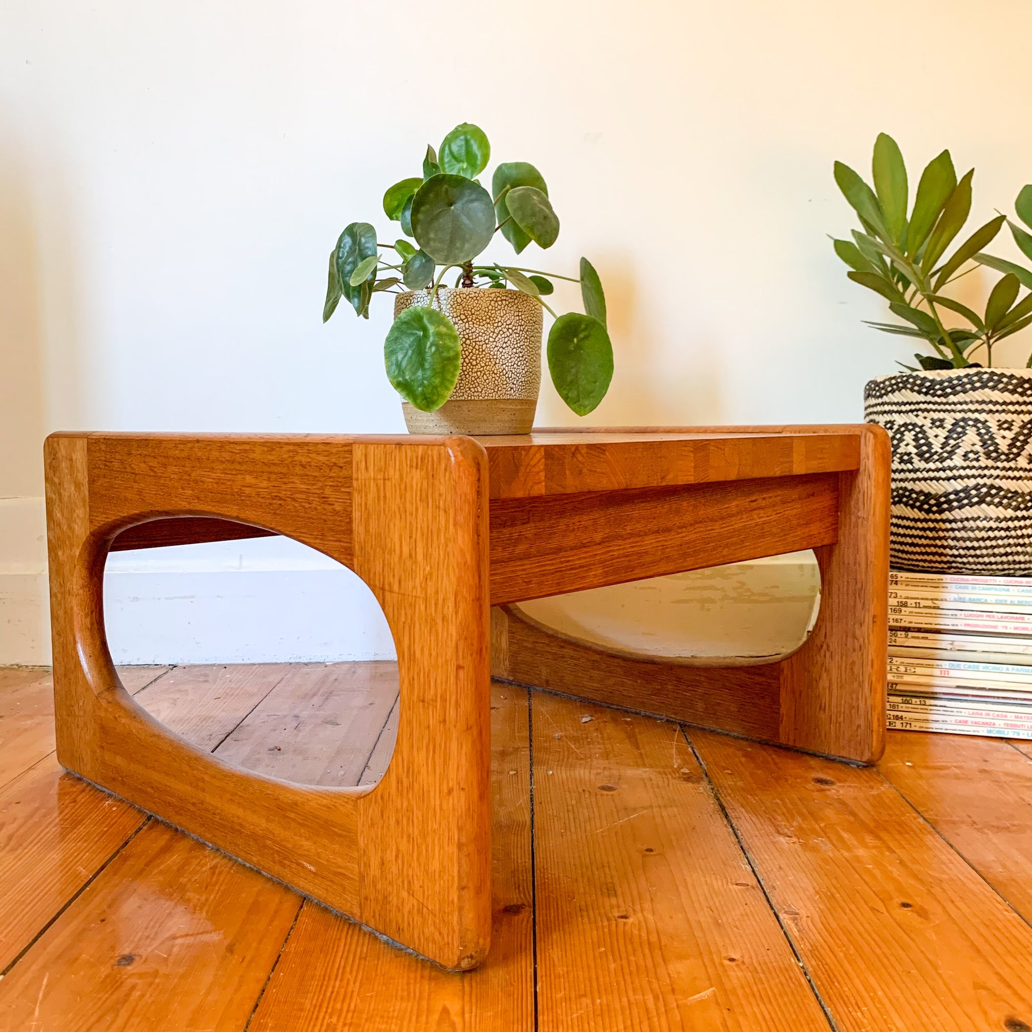 70s COFFEE TABLE