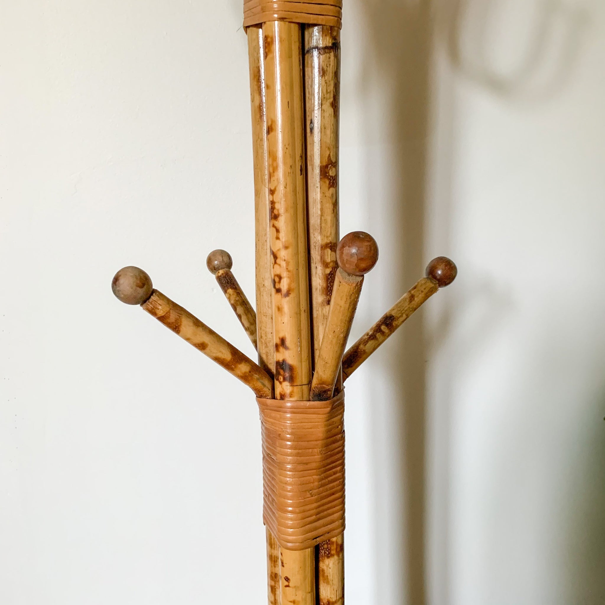 TIGER CANE HALL STAND